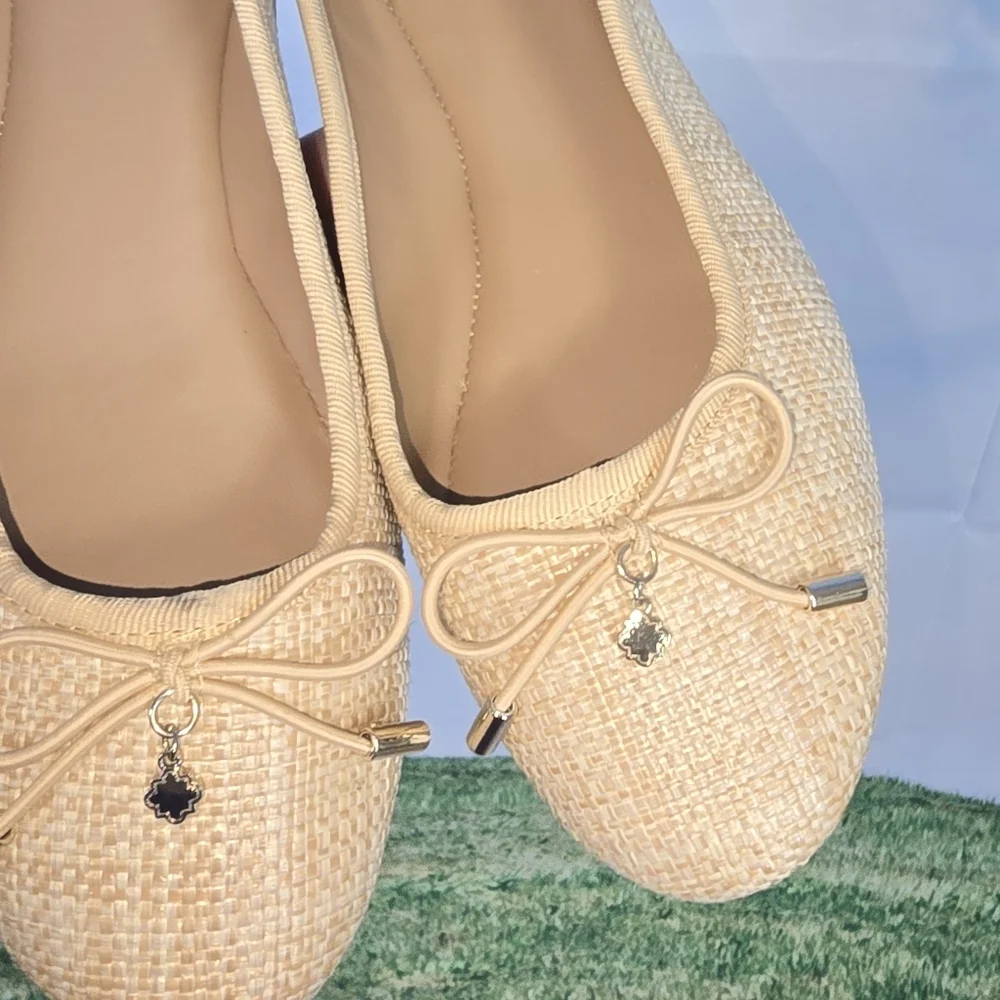 Crown & Ivy Whitney Woven Raffia Bow And Charm Embellished Ballet Flats Size 8